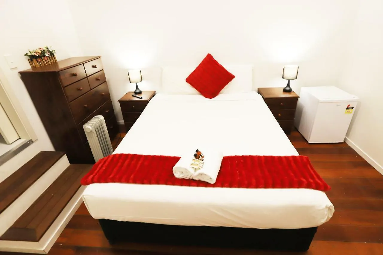 Aura Hotel Wellington 3*,